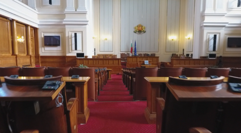 Експерти и политици разделени по темата нова конституция