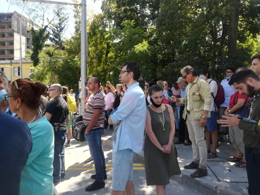 Протест и антипротест при старта на новата метролиния