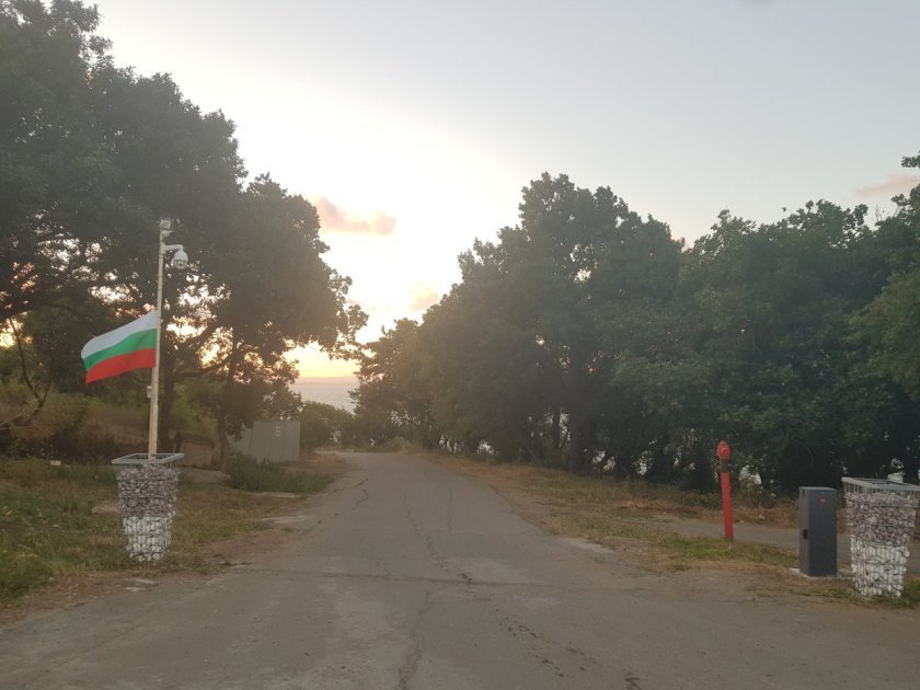 Община Бургас издаде 5 констативни акта за незаконни обекти край имот в парк "Росенец"