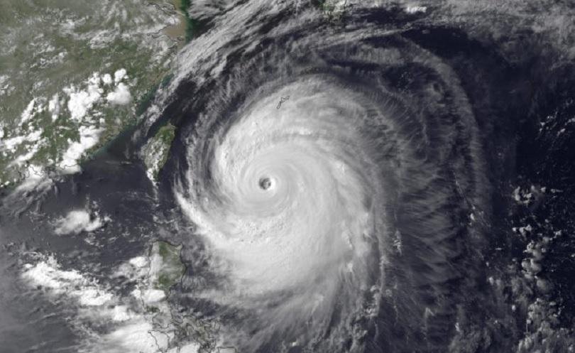 Мощен тайфун се приближава към бреговете на Япония