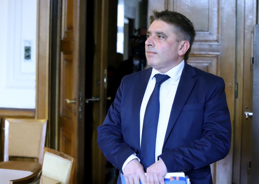 Парламентът прекрати депутатските правомощия на Данаил Кирилов