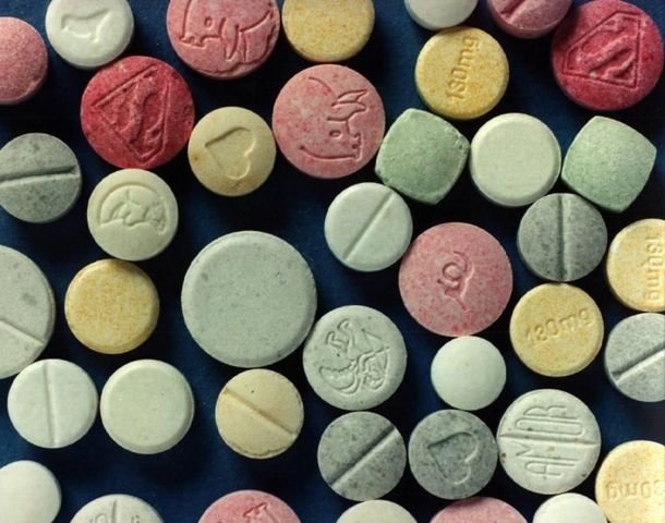 четирима задържани производство разпространение синтетични наркотици