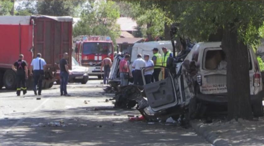 Тежко е състоянието на ранените при катастрофата в Айтос
