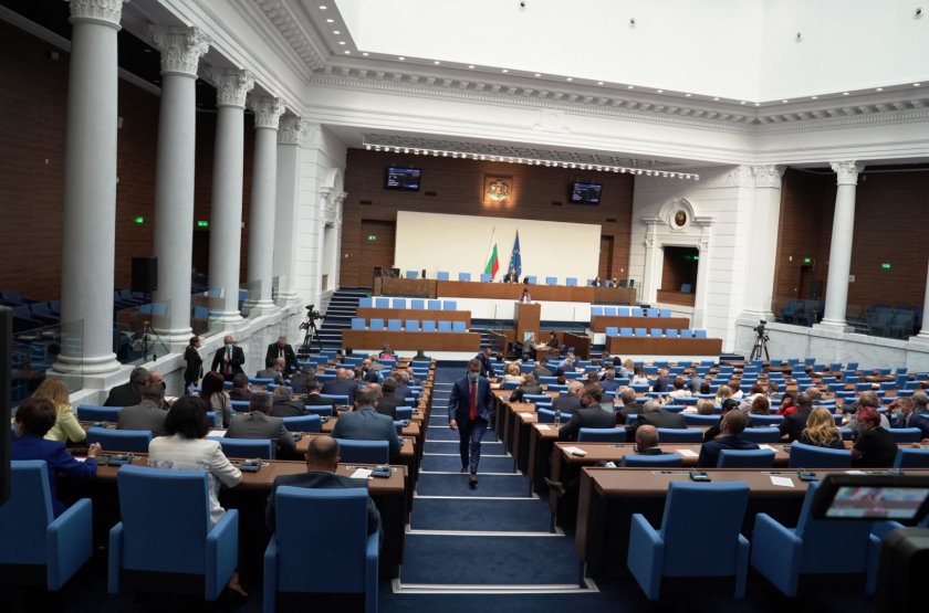 Депутатите приеха членове на ЦИК да могат да се предлагат и от неправителствения сектор