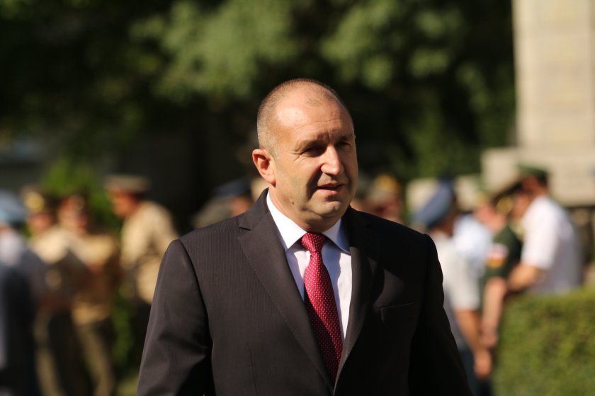 Радев: Кризата на доверие може да се излекува само с оставка