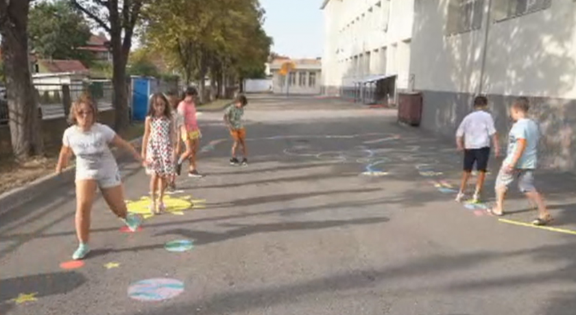 Изолация под формата на игра в монтанско училище