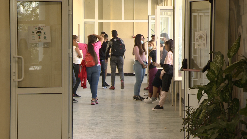 Всяко училище със свое решение по препоръките срещу COVID-19