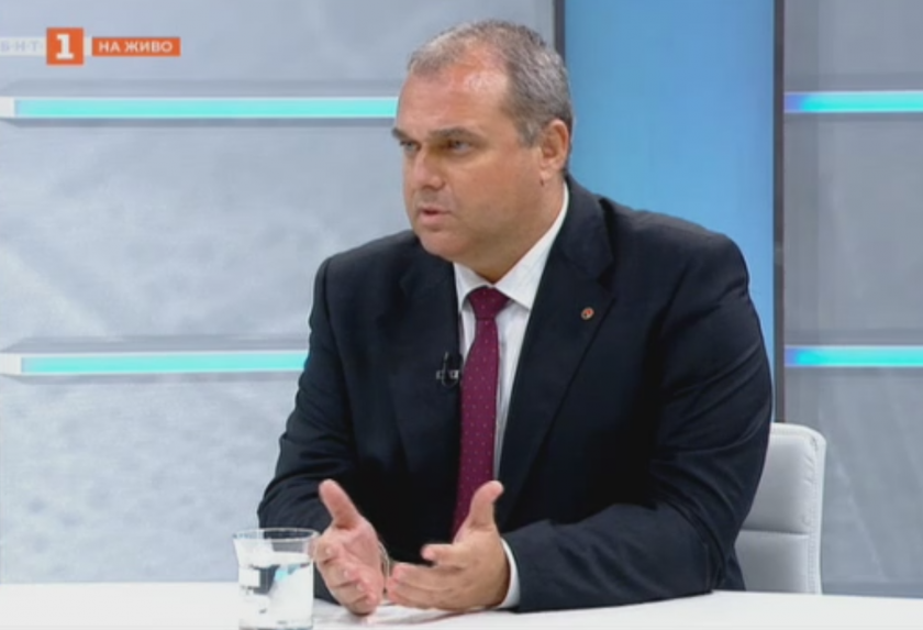Искрен Веселинов: Енергията на протеста от летните месеци остана в миналото