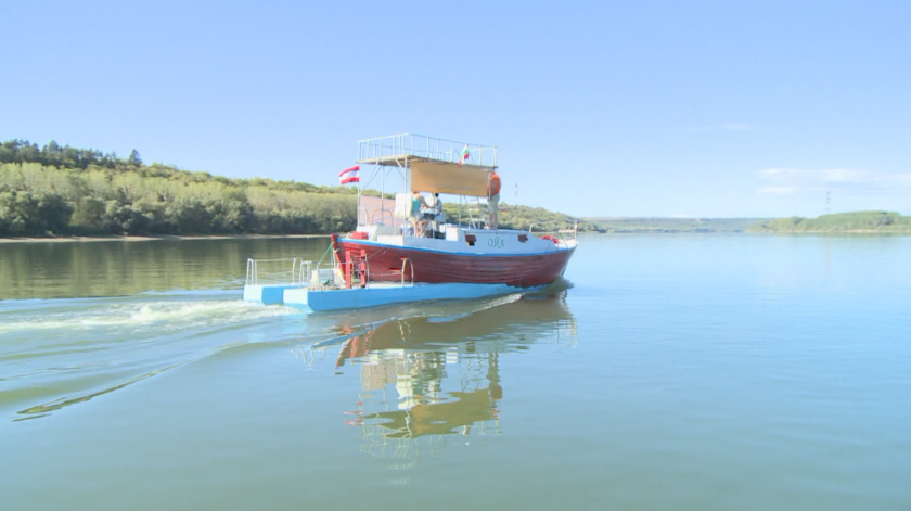 Българско семейство обикаля Европа през реки и морета