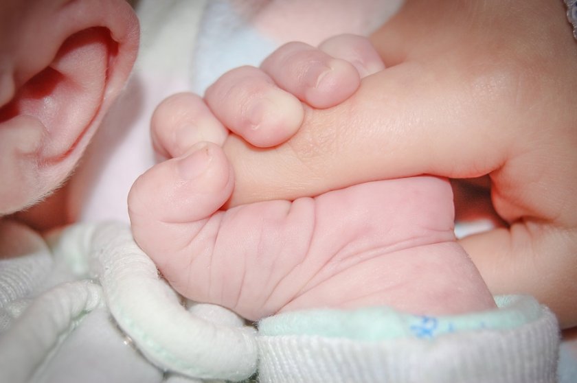 уникален случай жена две матки без бъбрек роди здраво бебе майчин дом