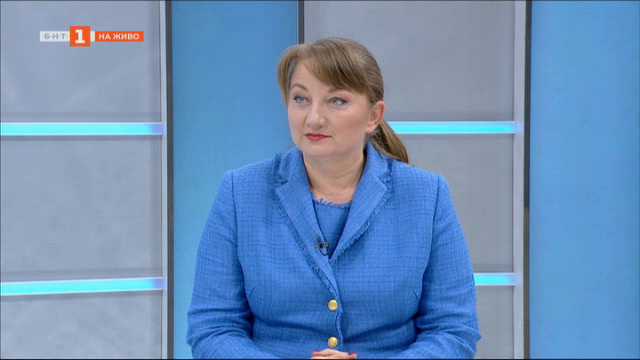 Деница Сачева: Минимална пенсия от 300 лв., максимална пенсия - над 1400 лв. през 2021г.