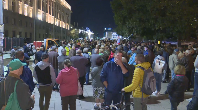 94-та вечер на протести в София