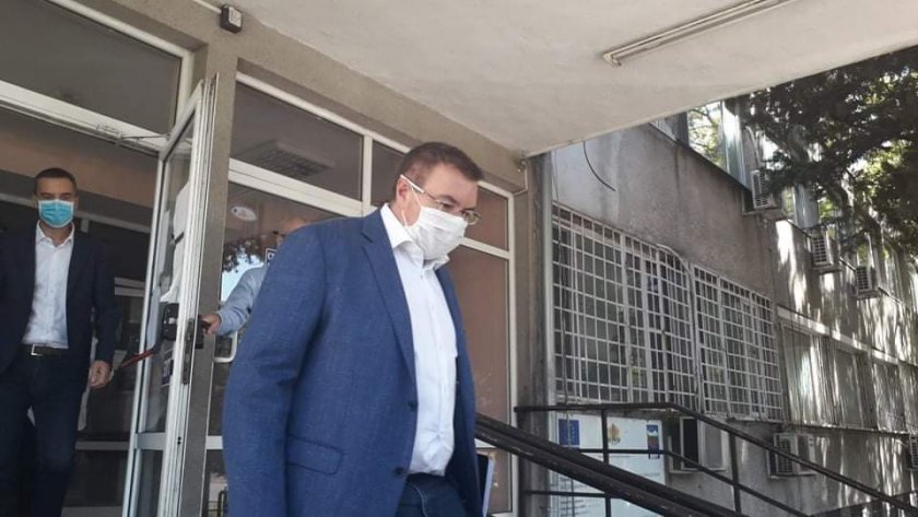 здравният министър посети търговище заради усложнената обстановка covid
