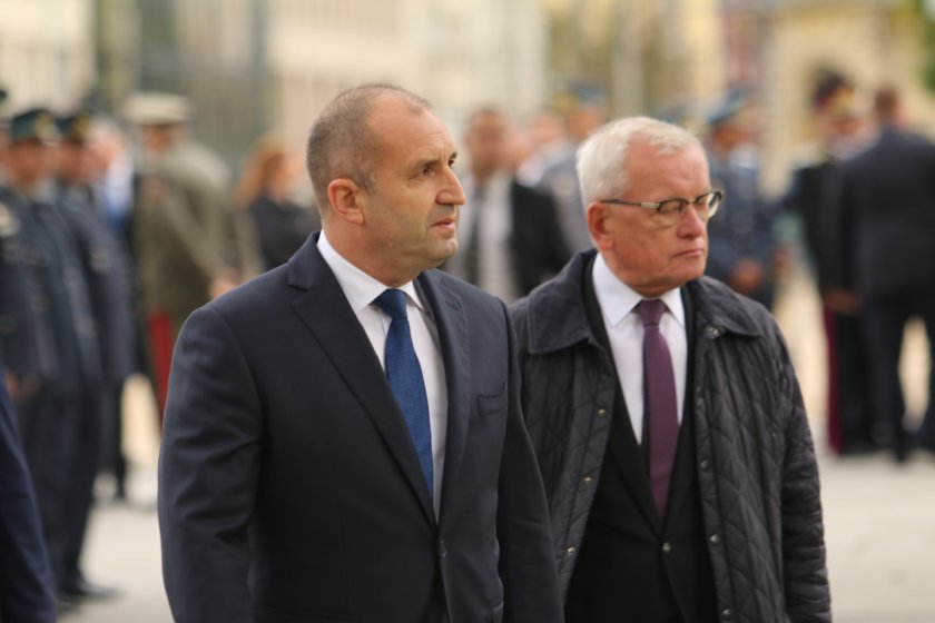 Радев: Да се уважава военната експертиза, когато се взимат решения за още изтребители