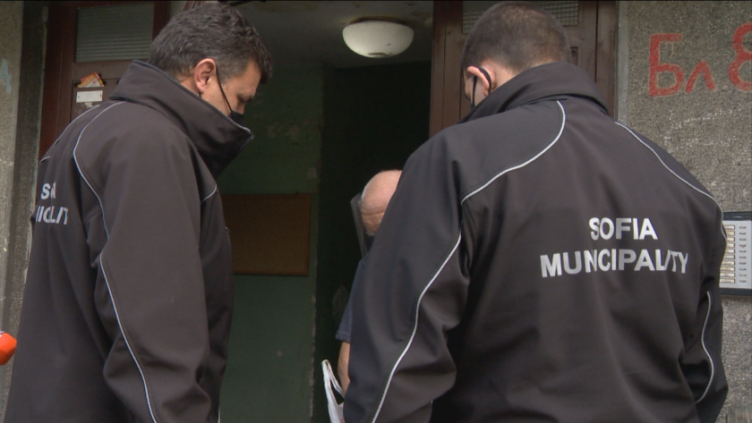 Екипи на Столичната община помагат на самотни, болни и възрастни хора