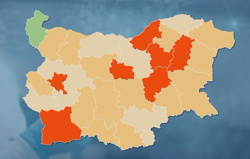 Русе е в "червената зона" за COVID-19: Затварят баровете и дискотеките