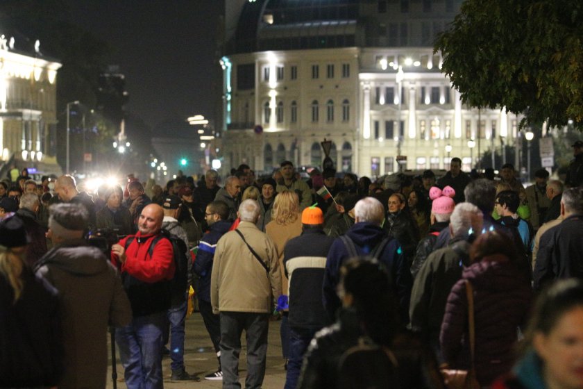 110-а вечер на протести в София