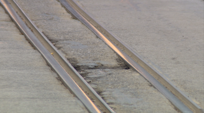 Пак некачествен ремонт в София: Пропукано е трамвайното трасе на бул. "Константин Величков"