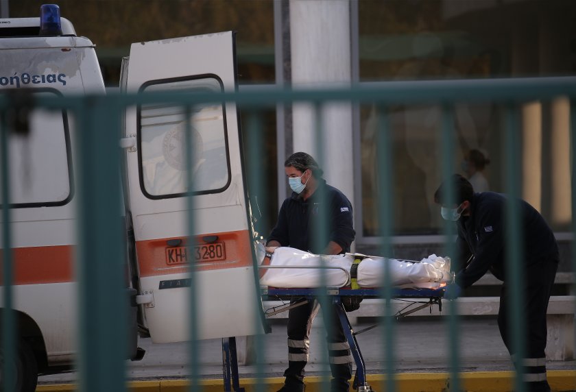 Гърция затяга мерките, ситуацията в Солун е критична