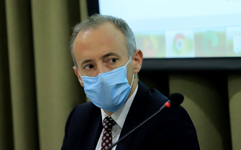Министър Вълчев: След онлайн обучението учениците ще редуват присъствено с дистанционно до Коледа