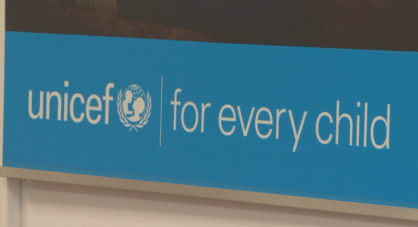 Ключови сгради светват в синьо в Световния ден на детето