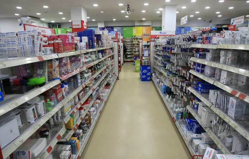 Съюзът на фармацевтите подкрепя идеята за повече денонощни аптеки, но е против лекарства в супермаркетите