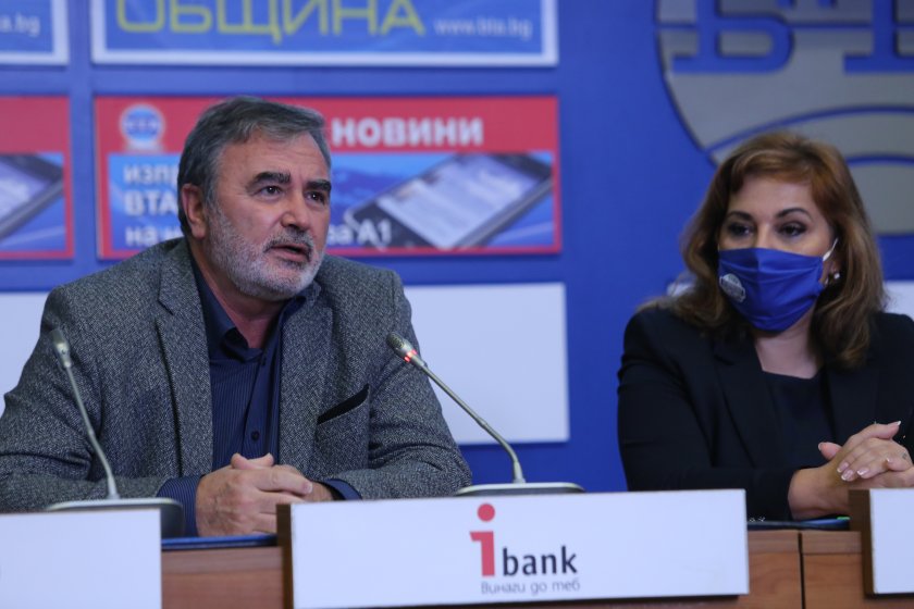 Доц. Ангел Кунчев: Ваксините срещу COVID-19 ще дойдат през март-април догодина