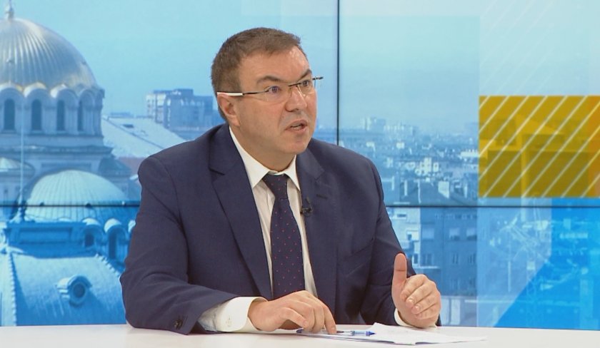 Няма да променят "зелените коридори" за пазаруване на възрастните