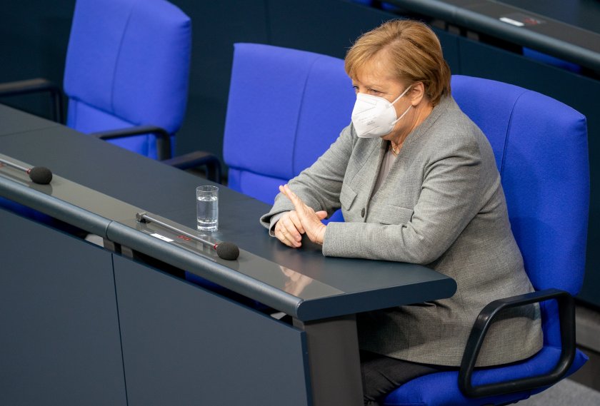 Въпреки протестите: Германският парламент засили правомощията на правителството за COVID мерки
