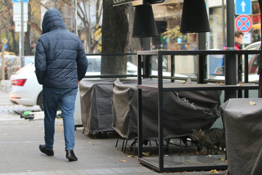 Новите мерки влизат в сила от 23.30 ч. днес