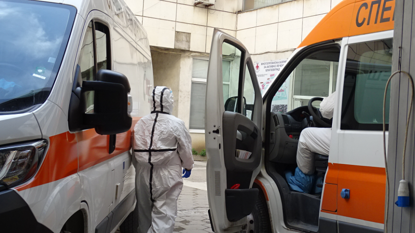 Остава проблемът с недостига на медици в борбата с коронавируса в Благоевград