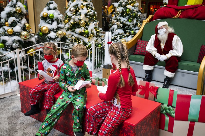 През първите 100 дни управление на Байдън: Всички американци с маски