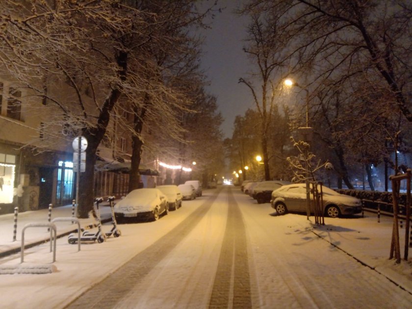 150 снегорина почистват улиците софия
