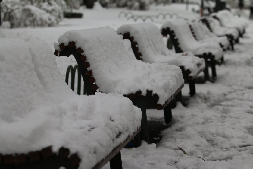 След жълтия код за дъжд и вятър - през нощта идва сняг