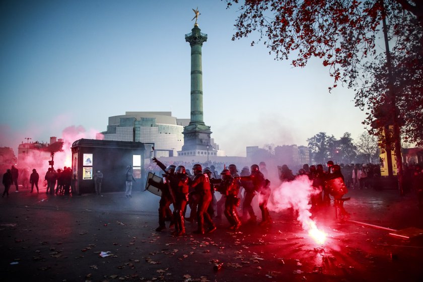 Нови сблъсъци в Париж заради протеста срещу закона за сигурността