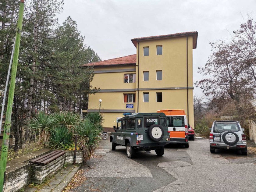 Започна проверка по случая с починалата пред болницата в Благоевград жена