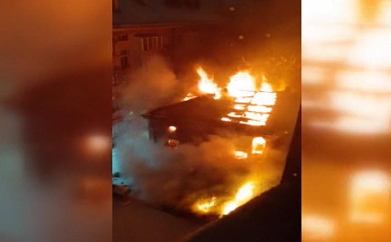 Пожар изпепели къща в центъра на Русе