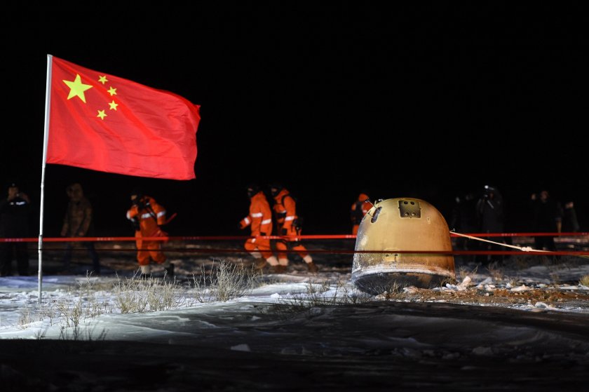 Космически успех: Китай е третата държава с проби от Луната