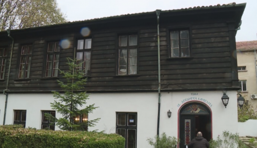 Храм във Варна търси хранителни продукти и парични средства, за да помага на хора в нужда