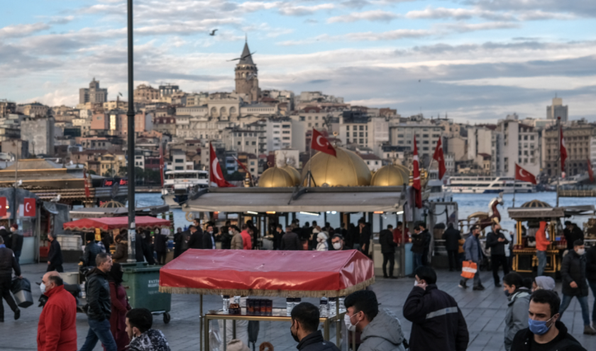Турция отмени PCR теста за транзитни пътници, Белгия въведе карантина за страни от "червената зона"