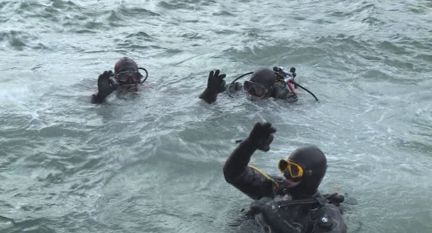 Водолази огледаха дъното на морето край Варна преди Богоявление