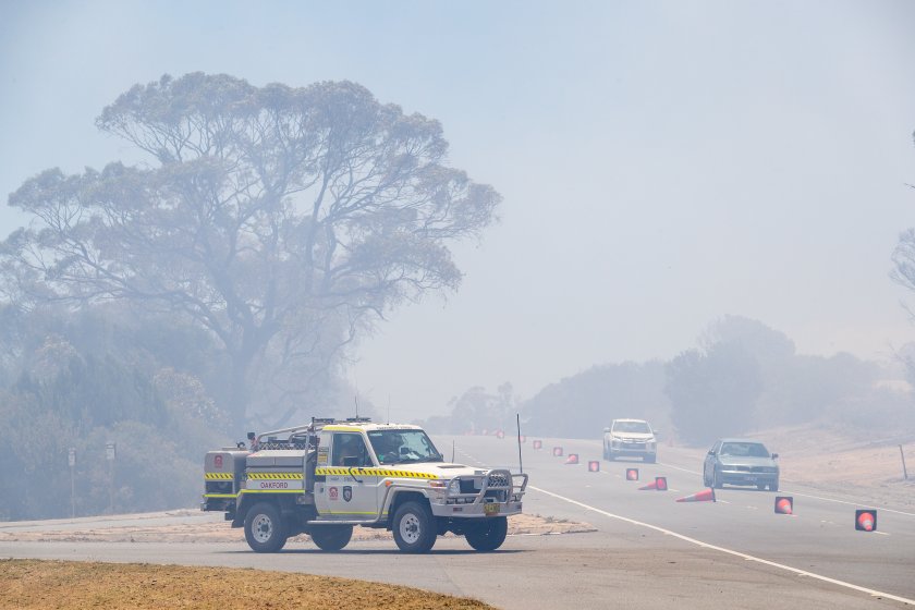 пожар застрашава хора домовете австралийския град пърт снимки