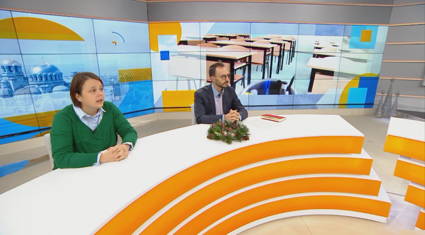 Образование по време на пандемия: Какви са рисковете за учителите, учениците и родителите?