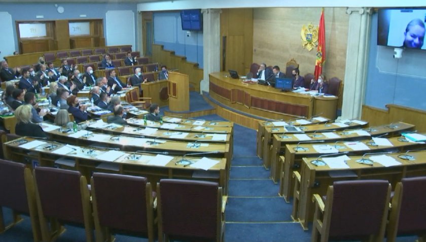В Черна гора приеха поправки в спорен закон за вероизповеданията