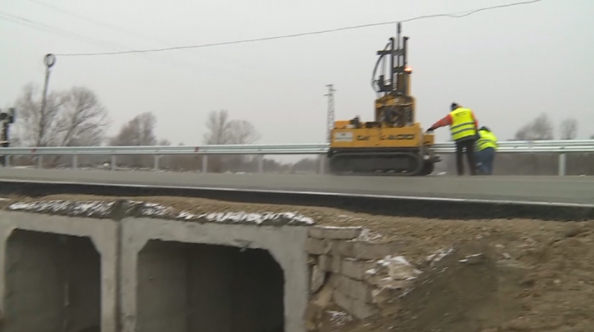 Пускат моста между Хаджимово и село Блатска