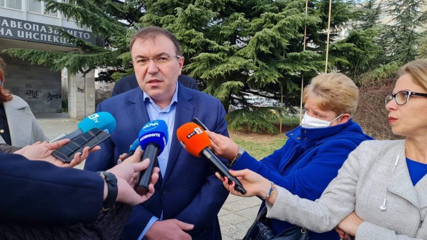Ангелов: Намаляването на доставките на "Астра Зенека" няма да се отрази на ваксинационния план