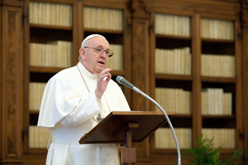 папа франциск призова байдън насърчава помирението мира
