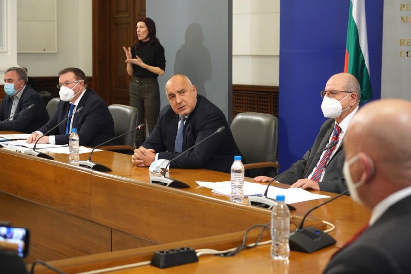 Борисов: Компромисът, който можем да направим, е единствено образованието