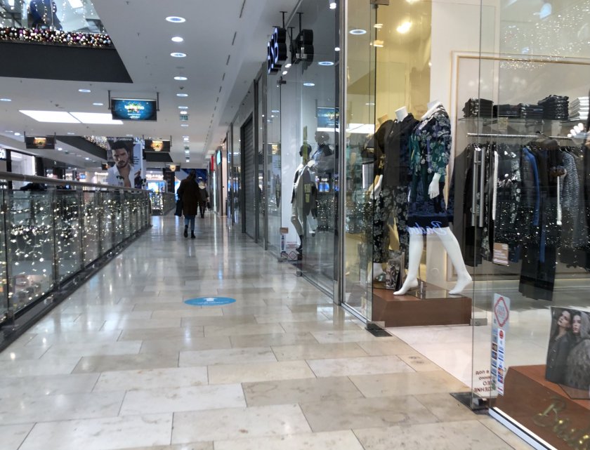 От 1 февруари: Отварят молове, фитнеси, кина и школи