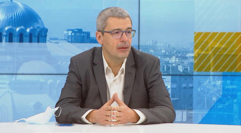 Проф. Илко Гетов: Ваксината на "Астра Зенека" не е забранена за лица над 55 години